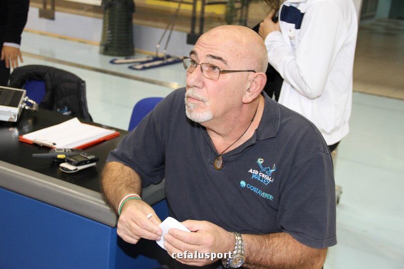 111030 volley 022_tn.jpg